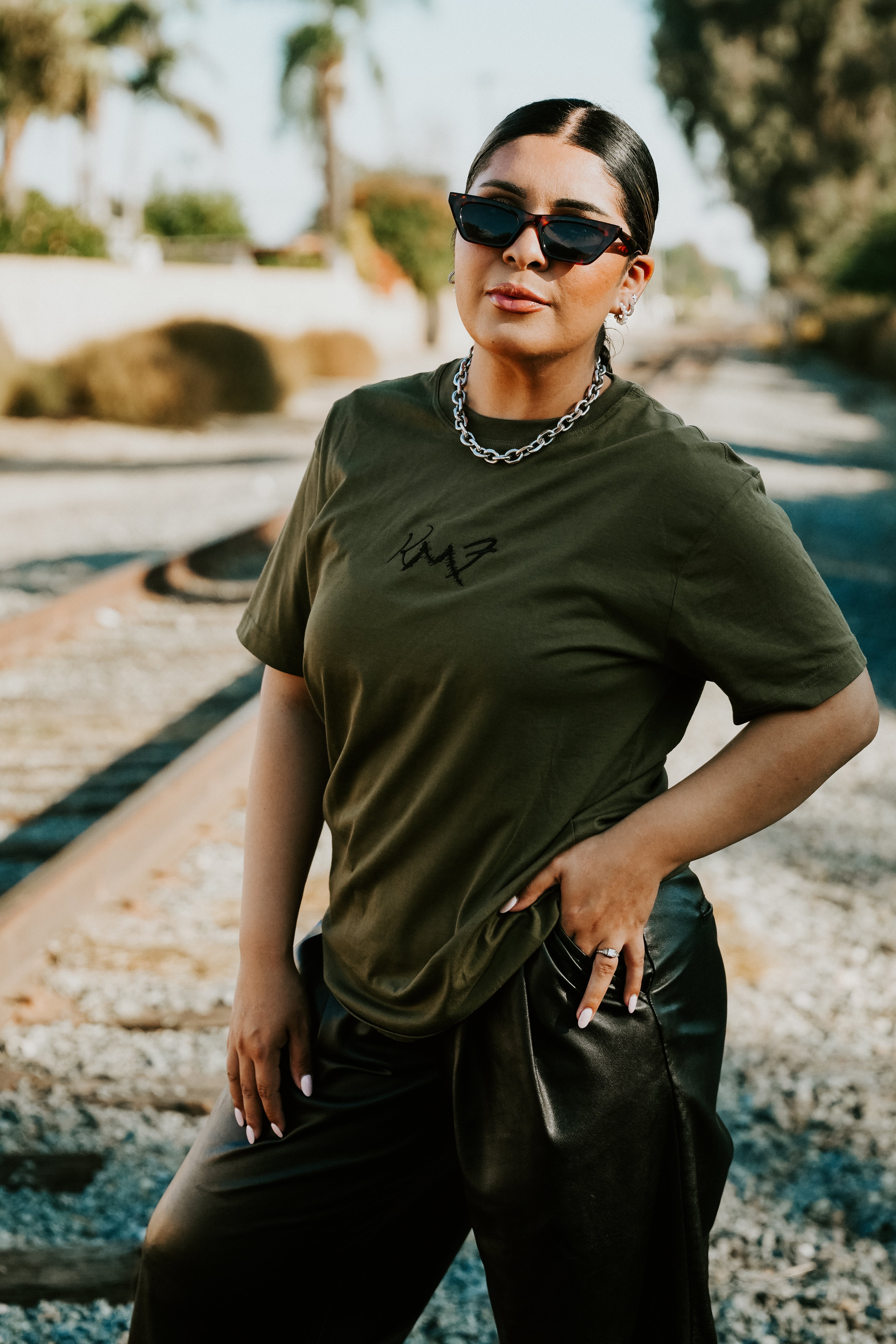 Army green T-shirt – Keep Moving Forward